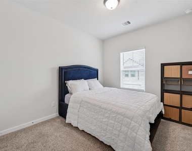 14839 Slow River Ave - Photo Thumbnail 27