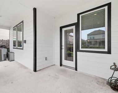 14839 Slow River Ave - Photo Thumbnail 34