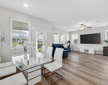 14839 Slow River Ave - Photo Thumbnail 11