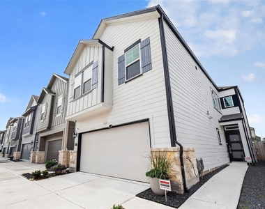 14839 Slow River Ave - Photo Thumbnail 3