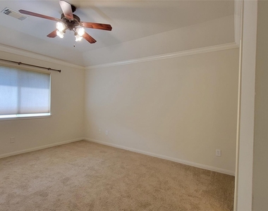 4822 Bonny Loch Lane - Photo Thumbnail 19