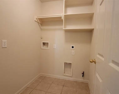4822 Bonny Loch Lane - Photo Thumbnail 16