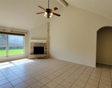 4822 Bonny Loch Lane - Photo Thumbnail 8