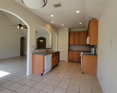 4822 Bonny Loch Lane - Photo Thumbnail 11