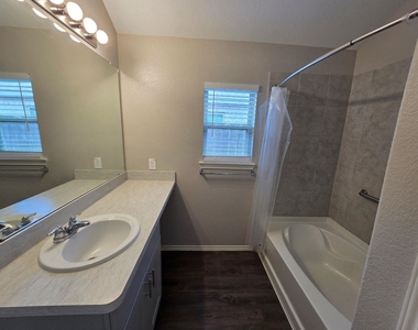 20714 Southern Woods Drive - Photo Thumbnail 16