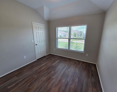 20714 Southern Woods Drive - Photo Thumbnail 20