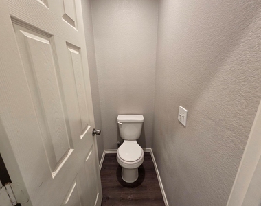 20714 Southern Woods Drive - Photo Thumbnail 22
