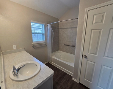 20714 Southern Woods Drive - Photo Thumbnail 15