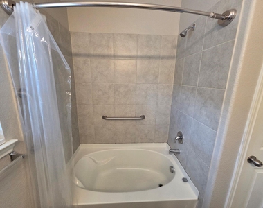 20714 Southern Woods Drive - Photo Thumbnail 17