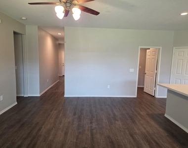 20714 Southern Woods Drive - Photo Thumbnail 8