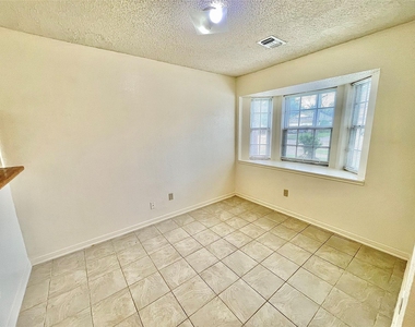 10910 Olivewood Drive - Photo Thumbnail 6