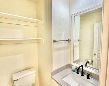 10910 Olivewood Drive - Photo Thumbnail 5