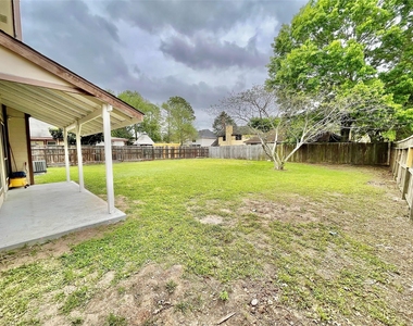 10910 Olivewood Drive - Photo Thumbnail 15