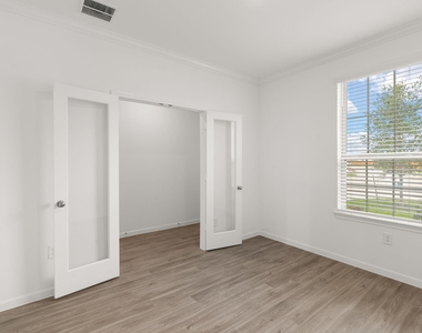21131 Turtle Glen Lane - Photo Thumbnail 3