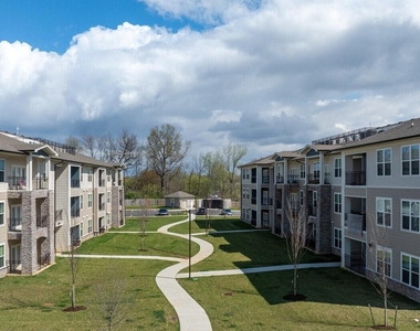 10001 Oak Bridge Cir - Photo Thumbnail 2