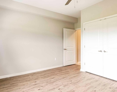 10001 Oak Bridge Cir - Photo Thumbnail 10
