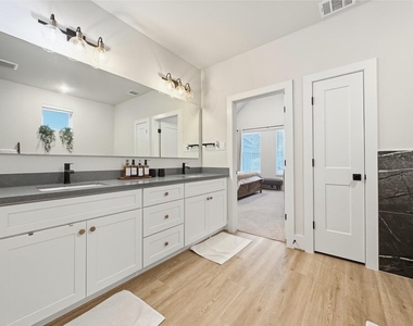 5632 Bertellis Lane - Photo Thumbnail 14
