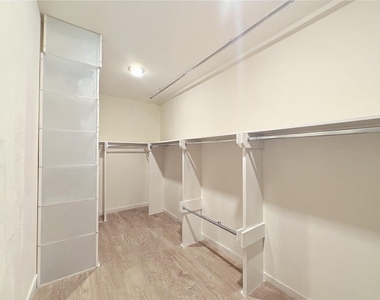 5632 Bertellis Lane - Photo Thumbnail 11