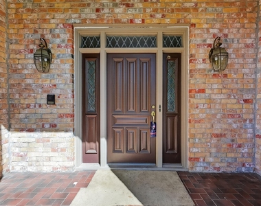 11302 Hylander Drive - Photo Thumbnail 4