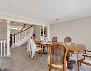 11302 Hylander Drive - Photo Thumbnail 7