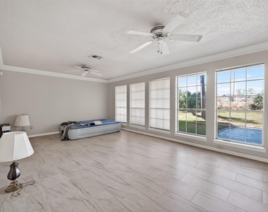 11302 Hylander Drive - Photo Thumbnail 20