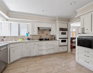 11302 Hylander Drive - Photo Thumbnail 14