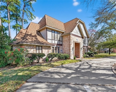 11302 Hylander Drive - Photo Thumbnail 3