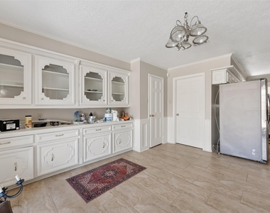 11302 Hylander Drive - Photo Thumbnail 13