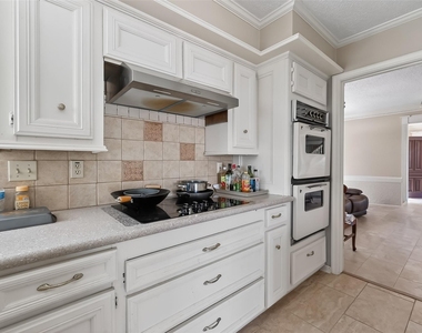 11302 Hylander Drive - Photo Thumbnail 16