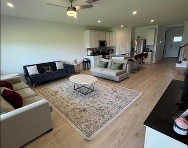 3103 Langley Bend Lane - Photo Thumbnail 4