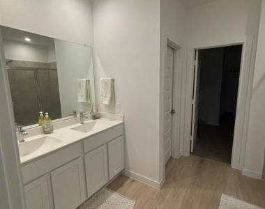 3103 Langley Bend Lane - Photo Thumbnail 7