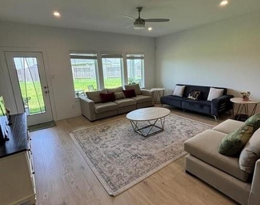 3103 Langley Bend Lane - Photo Thumbnail 5