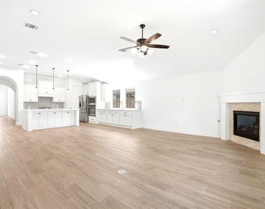 2202 Mallow Lane - Photo Thumbnail 12