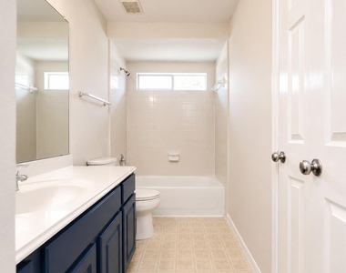 1815 Granite Field Lane - Photo Thumbnail 32