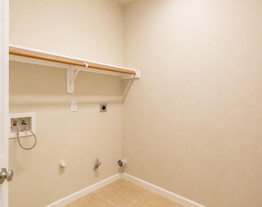 1815 Granite Field Lane - Photo Thumbnail 18