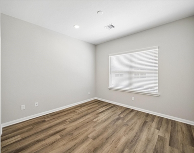 208 Clark Meadows Lane - Photo Thumbnail 14