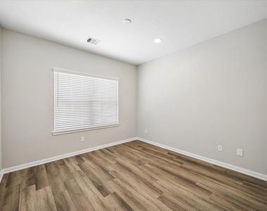 208 Clark Meadows Lane - Photo Thumbnail 15