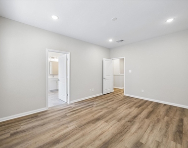 208 Clark Meadows Lane - Photo Thumbnail 11