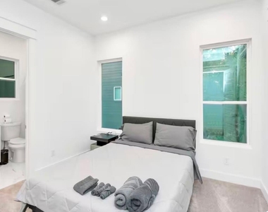 502 Schweikhardt Street - Photo Thumbnail 4