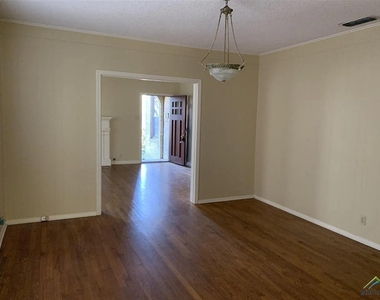 1317 Sneed Drive - Photo Thumbnail 6