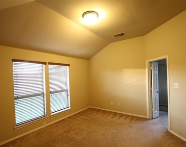 4510 Long Creek Drive - Photo Thumbnail 14