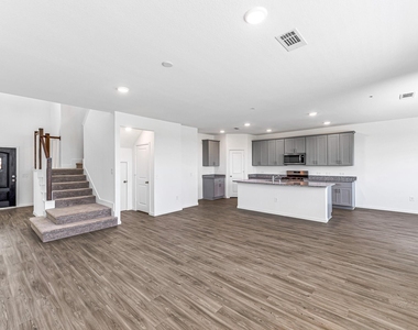 1029 Laguna Cove Drive - Photo Thumbnail 7