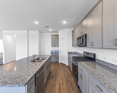 1029 Laguna Cove Drive - Photo Thumbnail 10