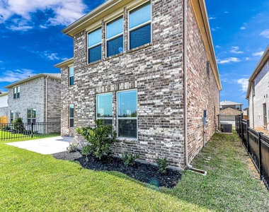 1029 Laguna Cove Drive - Photo Thumbnail 32