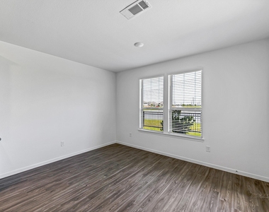 1029 Laguna Cove Drive - Photo Thumbnail 12