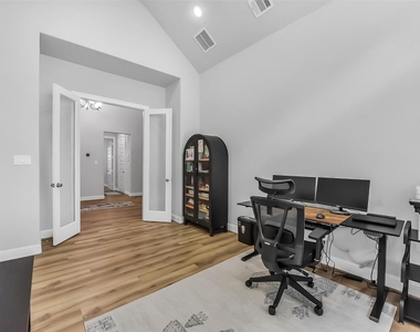 11927 Carillon Forest Drive - Photo Thumbnail 4