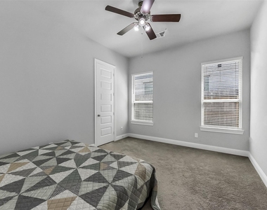 11927 Carillon Forest Drive - Photo Thumbnail 29