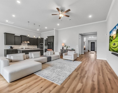 11927 Carillon Forest Drive - Photo Thumbnail 8