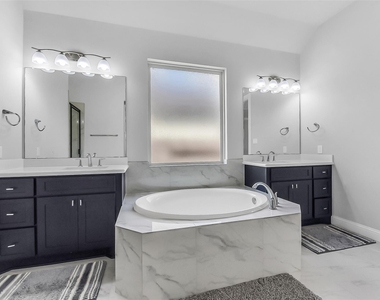 11927 Carillon Forest Drive - Photo Thumbnail 22