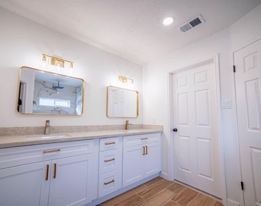 3547 Glenwood Springs Drive - Photo Thumbnail 10